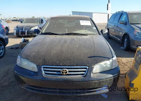 2000 Toyota Camry Le V6 z USA, uszkodzony, nr VIN JT2BF22K0Y0272053